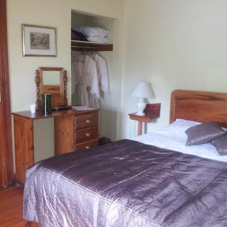 Grove House Accomodation * Shanballymore