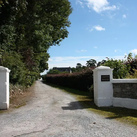 Grove House Accomodation *